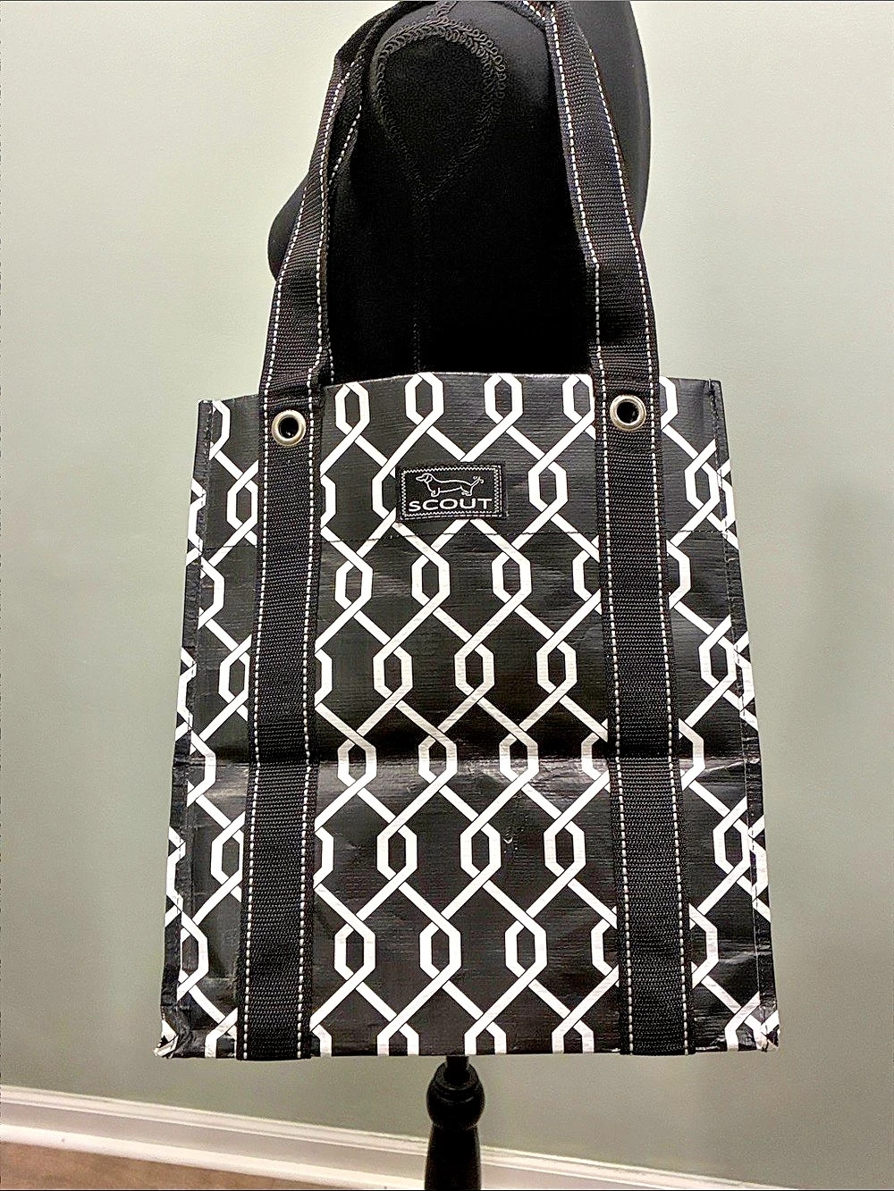 SCOUT Original Deano Tote in Black & White